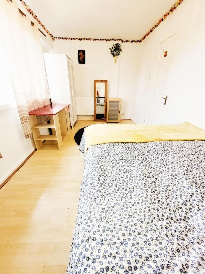 Excellent Double Rooms In Cheap Rate Around Central Лондон Экстерьер фото
