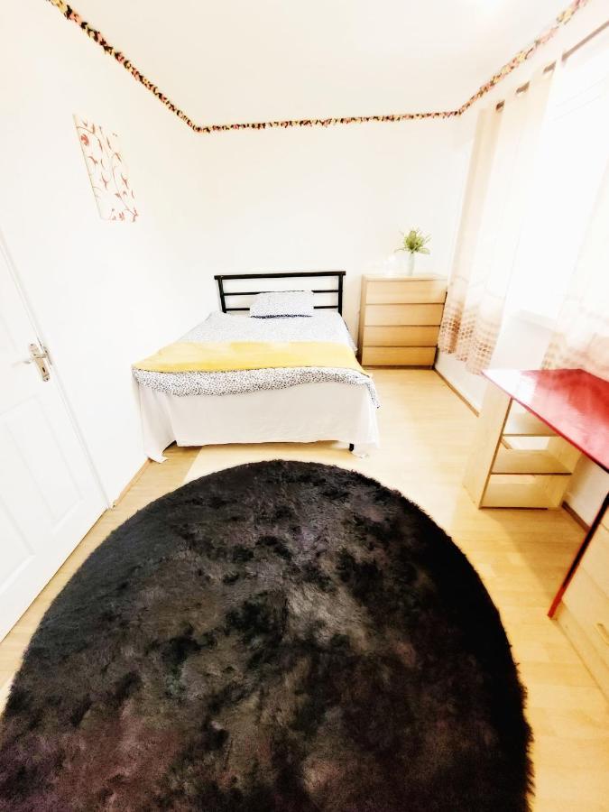 Excellent Double Rooms In Cheap Rate Around Central Лондон Экстерьер фото